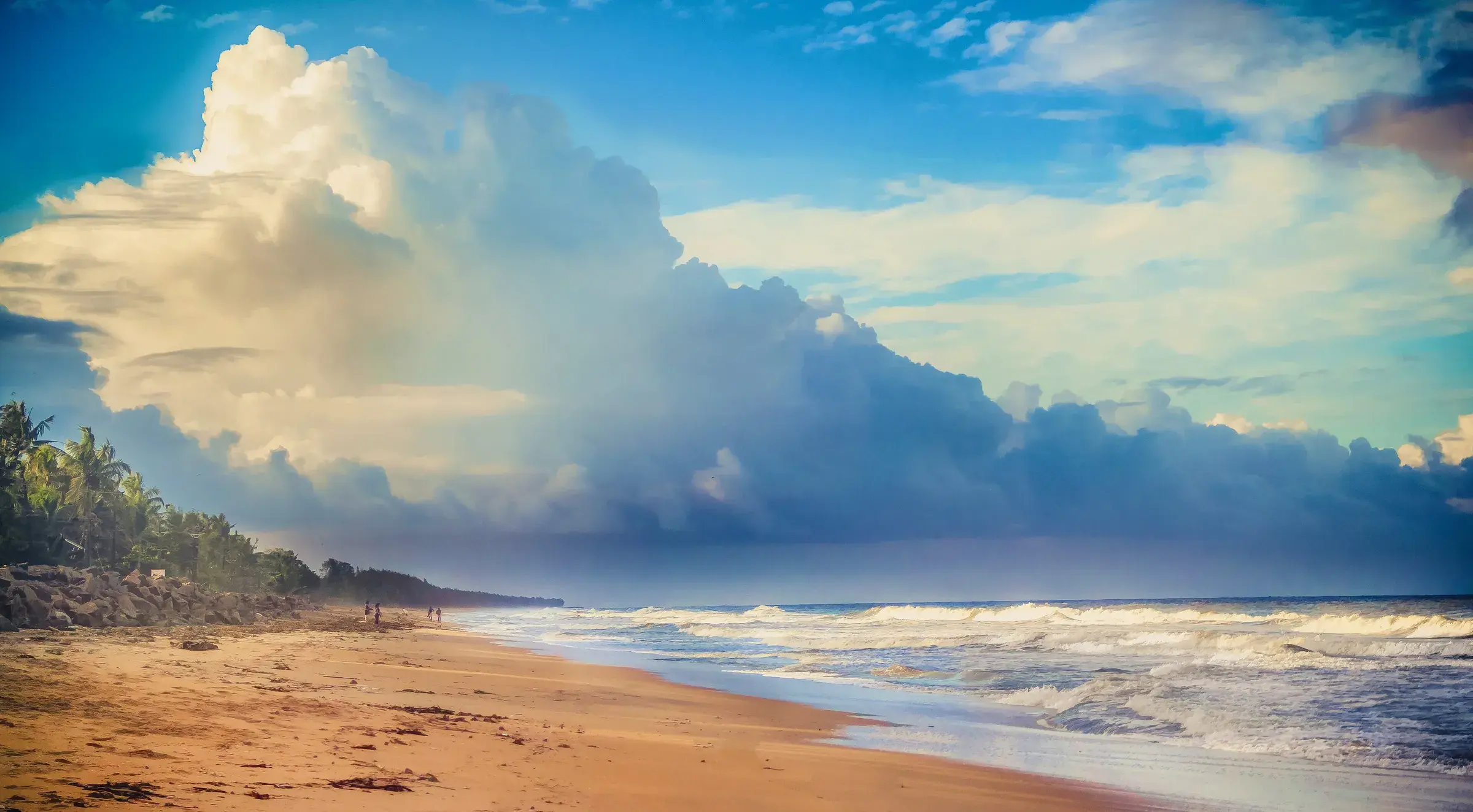 Sunrise over the waves at Cherai Beach