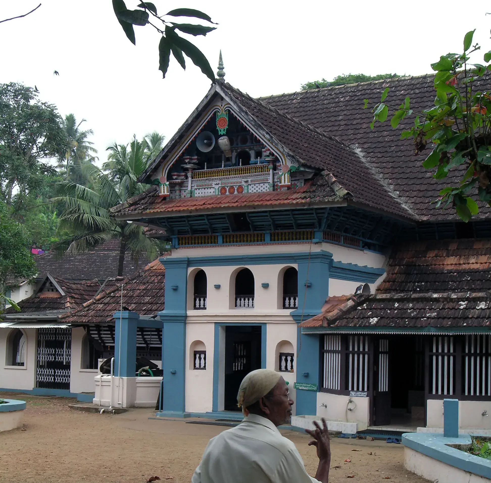 The old wooden mosque at Thazhathangady