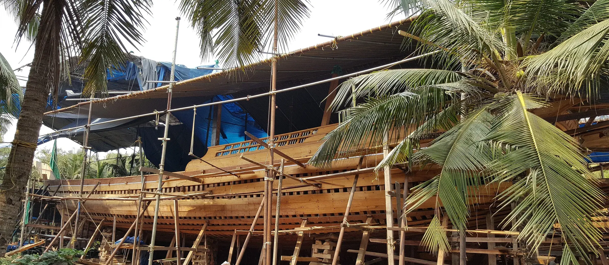 A wooden uru being built at Beypore