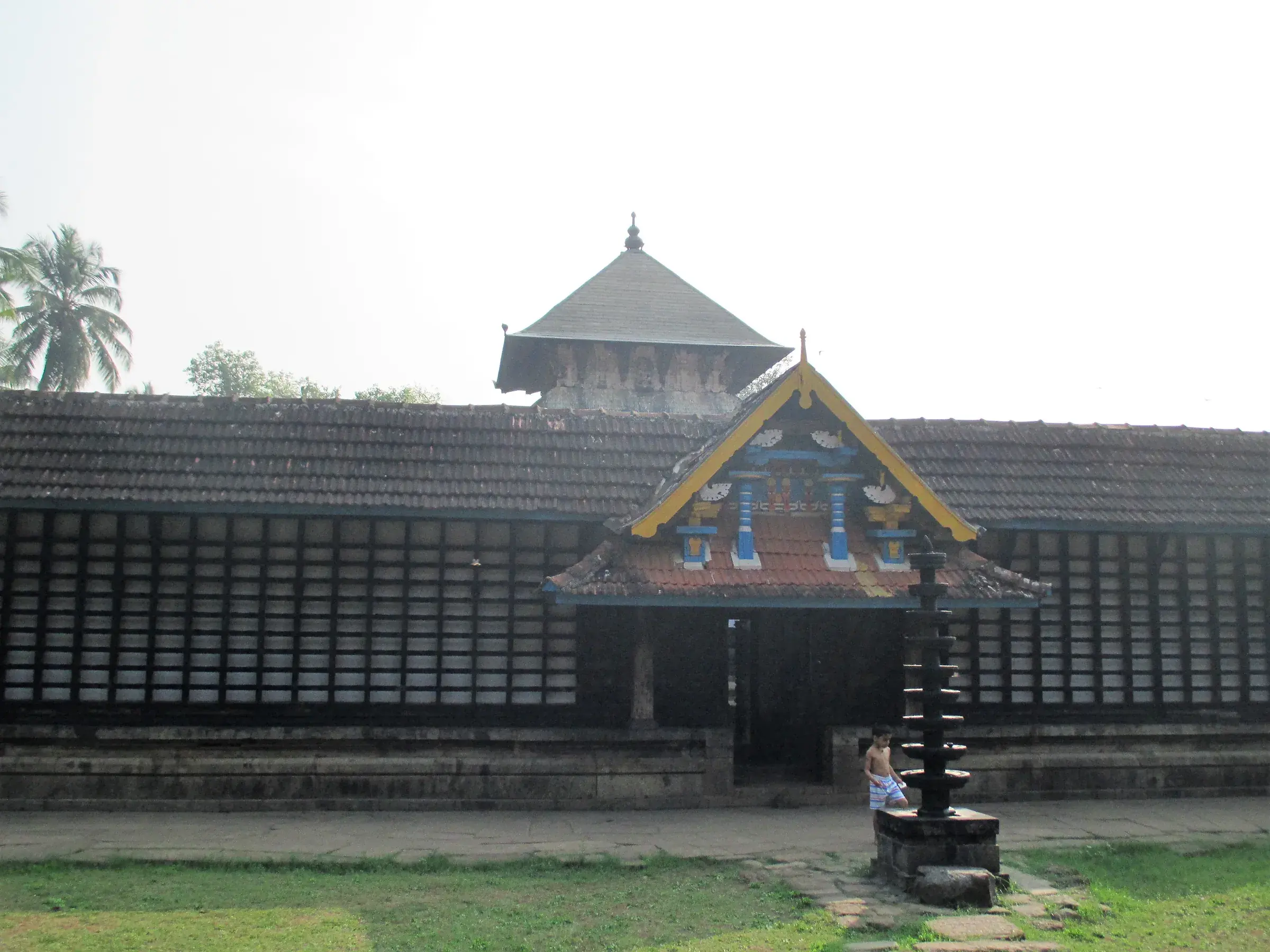 The temple at Thirunavaya on the banks of the Bharathapuzha